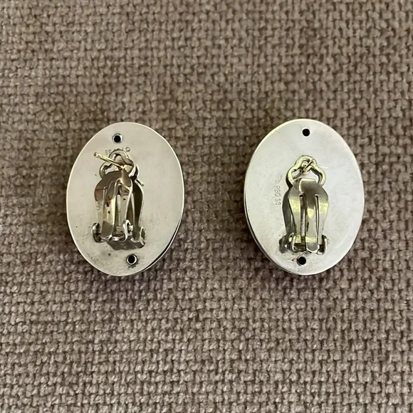 Sterling silver and black onyx French clip earrings - Picture 2 of 7